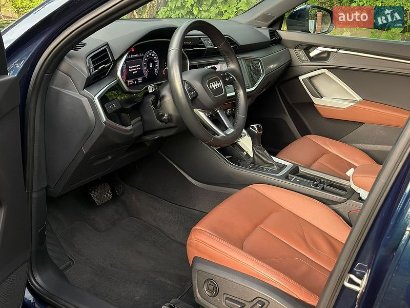 Внедорожник / Кроссовер Audi Q3 2020 в Каменском