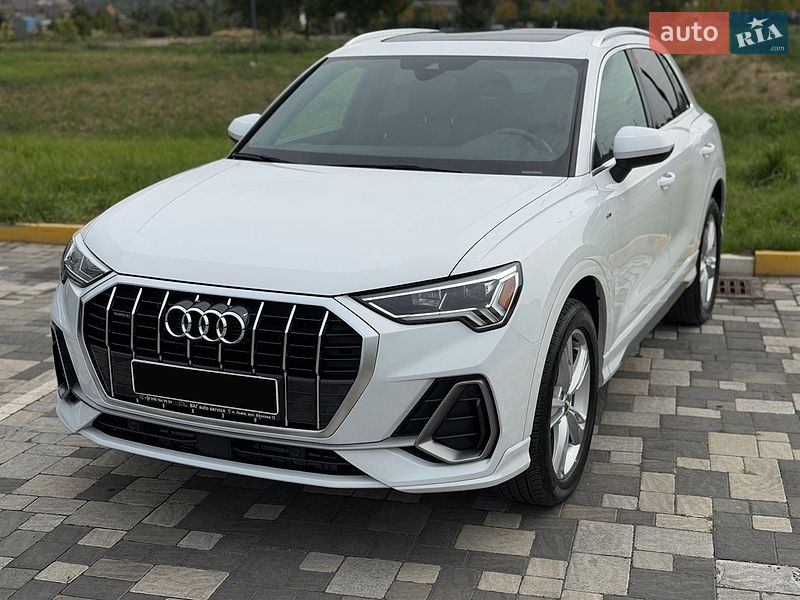Внедорожник / Кроссовер Audi Q3 2020 в Киеве