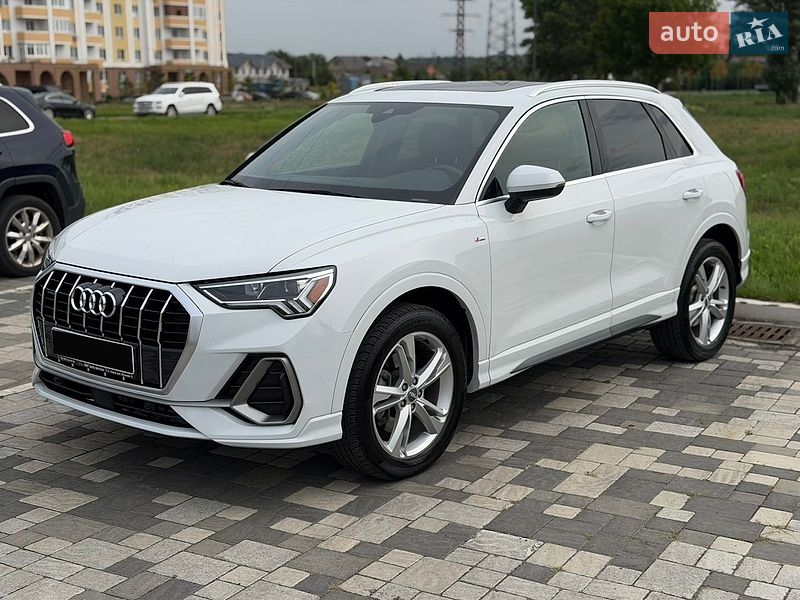 Внедорожник / Кроссовер Audi Q3 2020 в Киеве