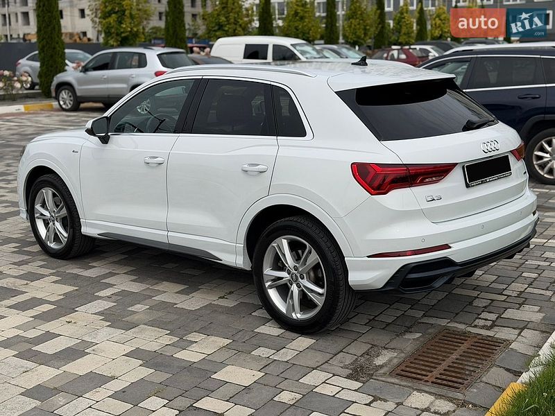 Внедорожник / Кроссовер Audi Q3 2020 в Киеве