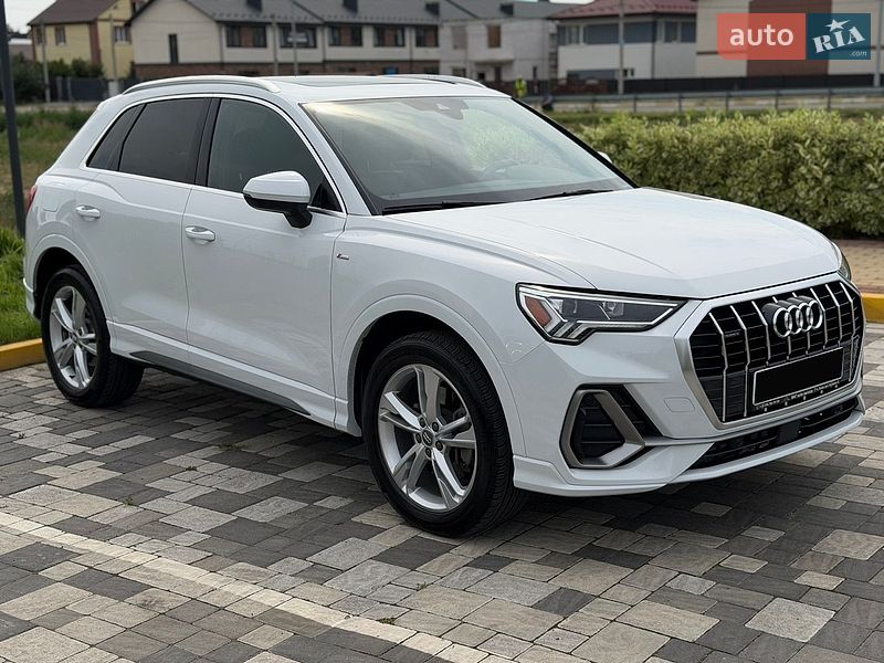 Внедорожник / Кроссовер Audi Q3 2020 в Киеве