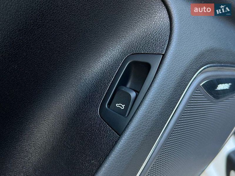 Внедорожник / Кроссовер Audi Q3 2015 в Львове