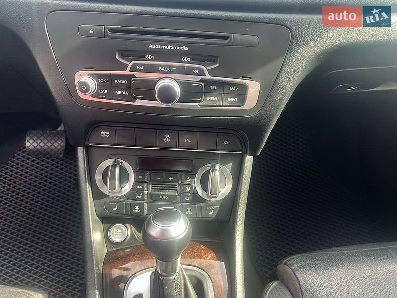 Внедорожник / Кроссовер Audi Q3 2015 в Дубно