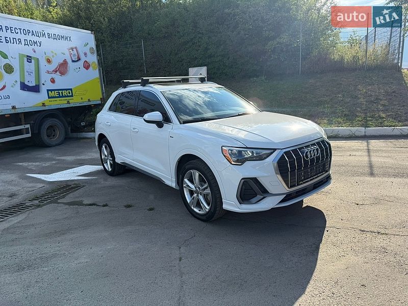 Внедорожник / Кроссовер Audi Q3 2020 в Львове
