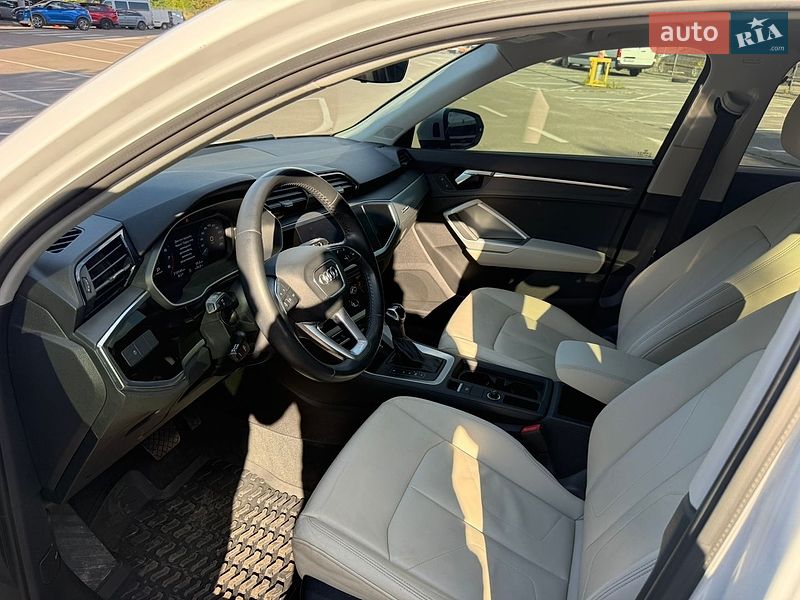 Внедорожник / Кроссовер Audi Q3 2020 в Львове