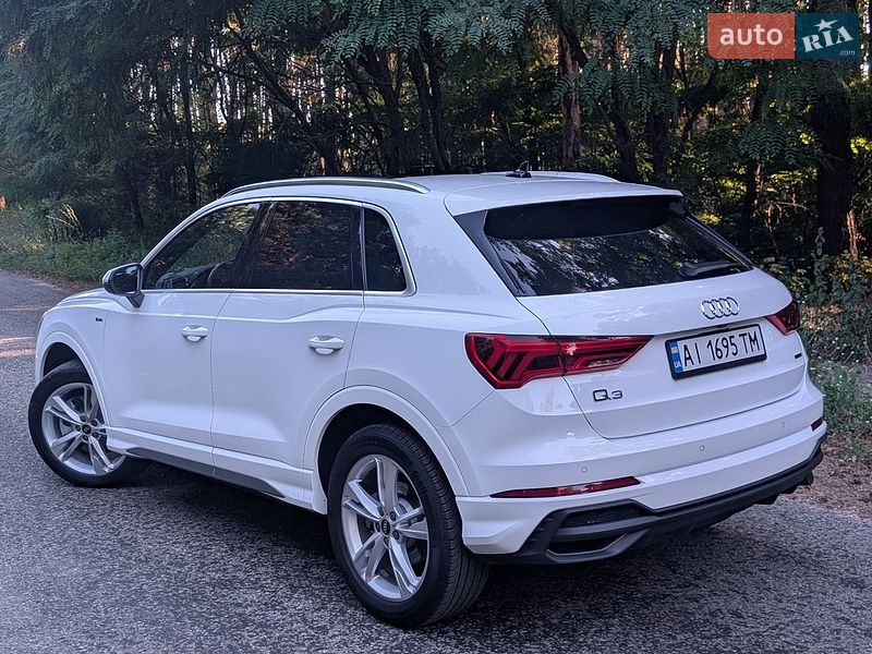 Позашляховик / Кросовер Audi Q3 2024 в Борисполі