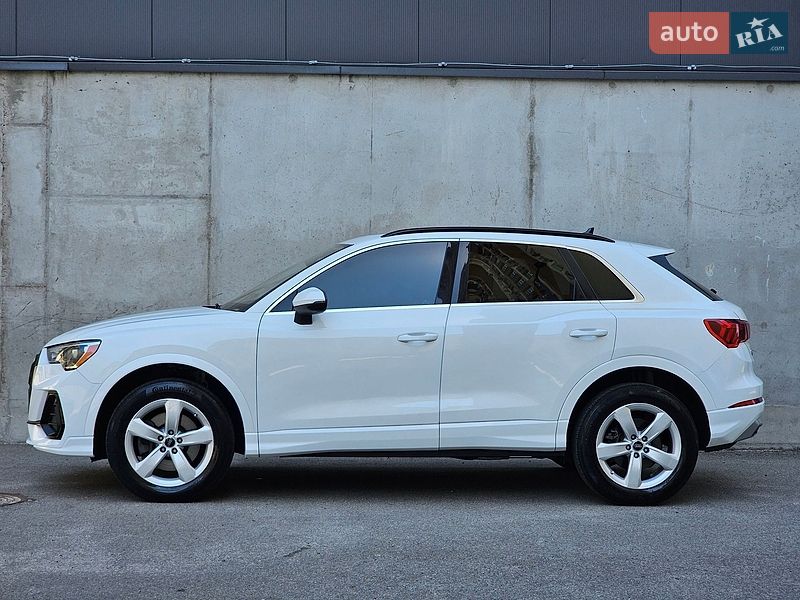 Позашляховик / Кросовер Audi Q3 2019 в Києві