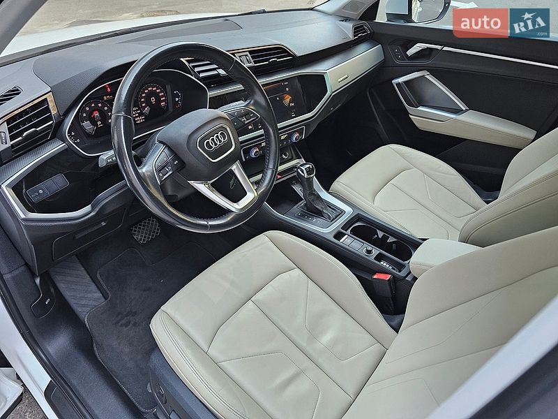 Позашляховик / Кросовер Audi Q3 2019 в Києві