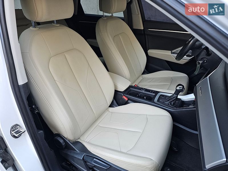 Позашляховик / Кросовер Audi Q3 2019 в Києві