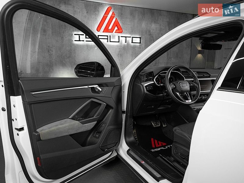 Позашляховик / Кросовер Audi Q3 2024 в Одесі фото 19 Позашляховик / Кросовер Audi Q3 2024 в Одесі