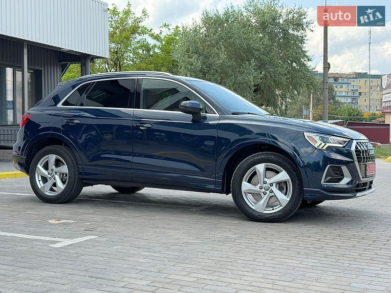 Внедорожник / Кроссовер Audi Q3 2020 в Каменском