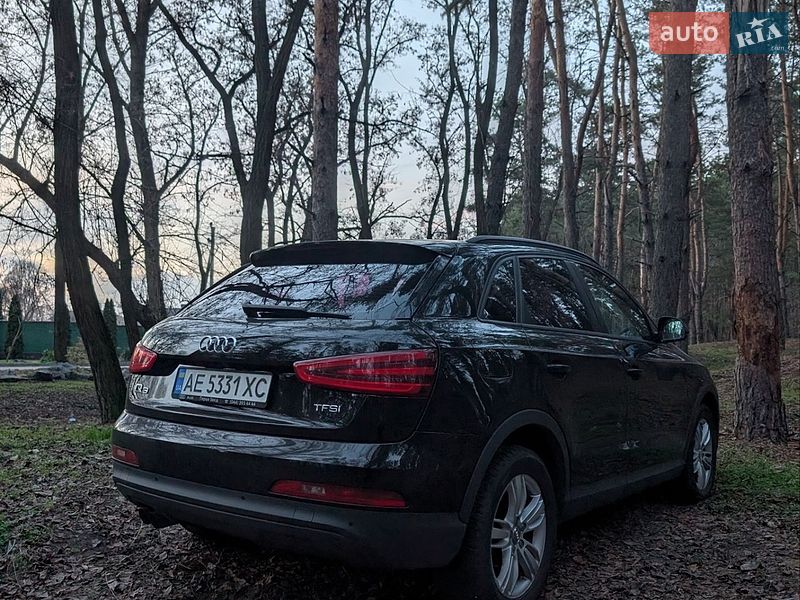 Позашляховик / Кросовер Audi Q3 2014 в Дніпрі