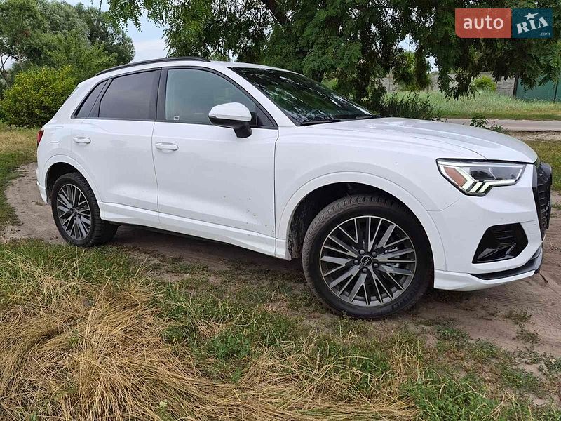 Позашляховик / Кросовер Audi Q3 2022 в Києві