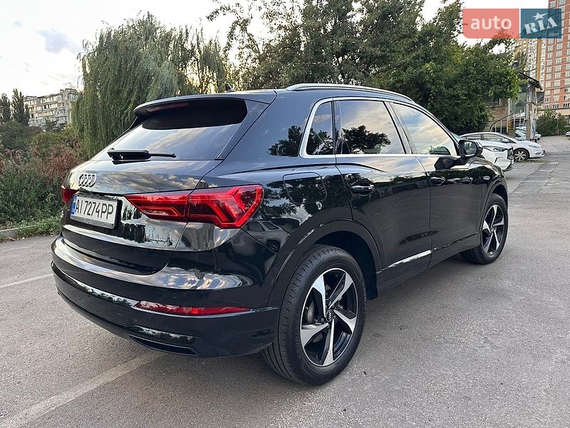 Позашляховик / Кросовер Audi Q3 2019 в Києві
