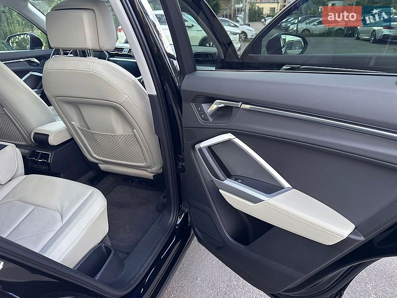 Позашляховик / Кросовер Audi Q3 2019 в Києві