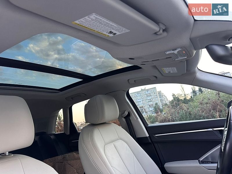 Позашляховик / Кросовер Audi Q3 2019 в Києві