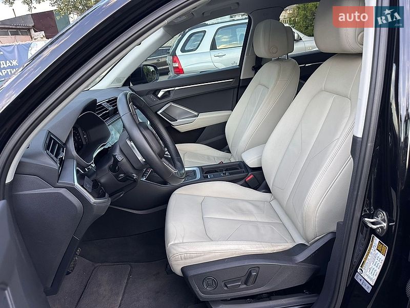 Позашляховик / Кросовер Audi Q3 2019 в Києві