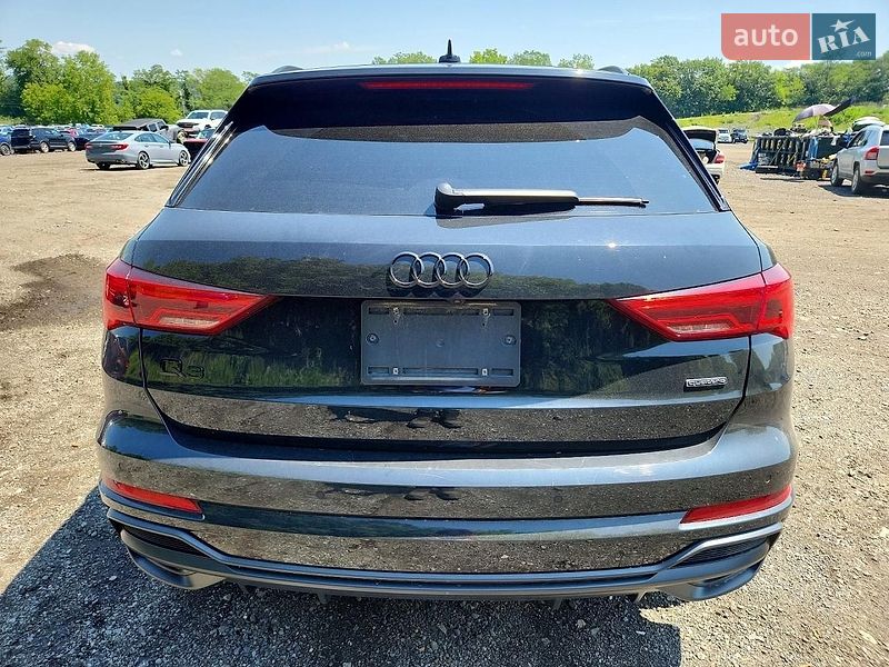 Внедорожник / Кроссовер Audi Q3 2021 в Ивано-Франковске