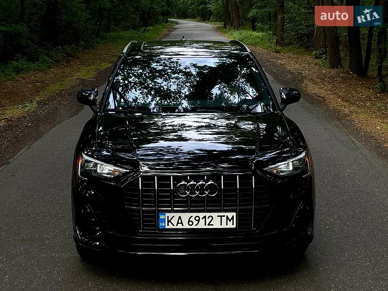 Внедорожник / Кроссовер Audi Q3 2020 в Киеве
