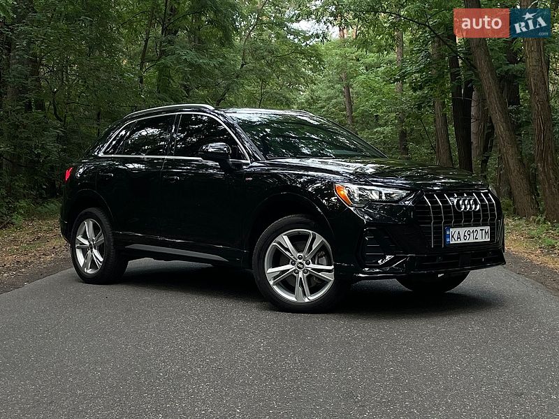 Внедорожник / Кроссовер Audi Q3 2020 в Киеве