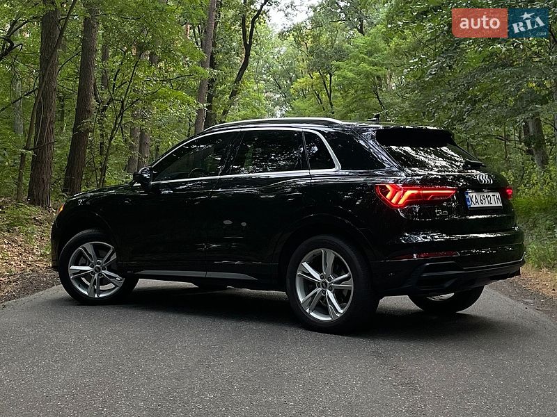 Внедорожник / Кроссовер Audi Q3 2020 в Киеве