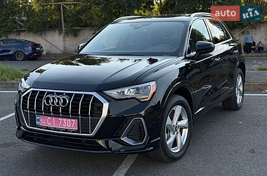 Внедорожник / Кроссовер Audi Q3 2021 в Киеве