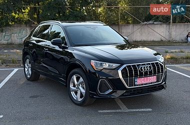 Внедорожник / Кроссовер Audi Q3 2021 в Киеве