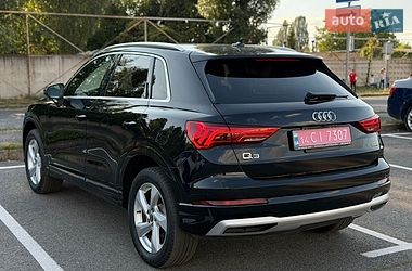Внедорожник / Кроссовер Audi Q3 2021 в Киеве