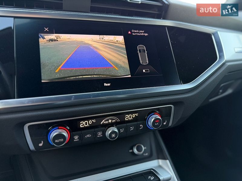 Внедорожник / Кроссовер Audi Q3 2021 в Киеве
