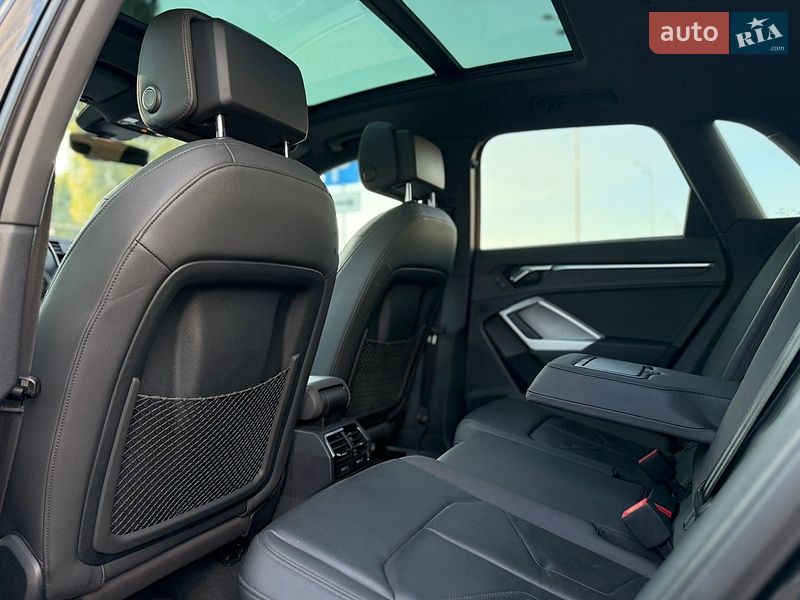 Внедорожник / Кроссовер Audi Q3 2021 в Киеве