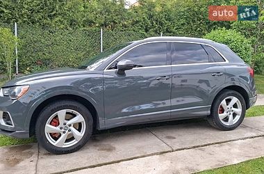 Внедорожник / Кроссовер Audi Q3 2020 в Трускавце