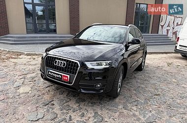 Внедорожник / Кроссовер Audi Q3 2015 в Киеве