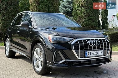 Позашляховик / Кросовер Audi Q3 2020 в Івано-Франківську