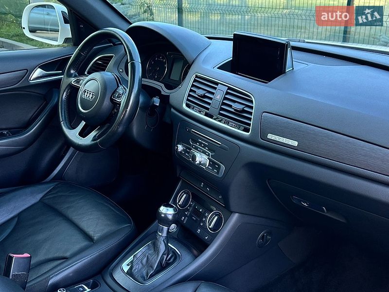 Позашляховик / Кросовер Audi Q3 2016 в Луцьку
