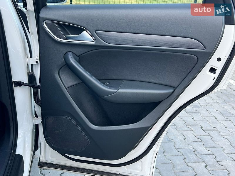 Позашляховик / Кросовер Audi Q3 2016 в Луцьку