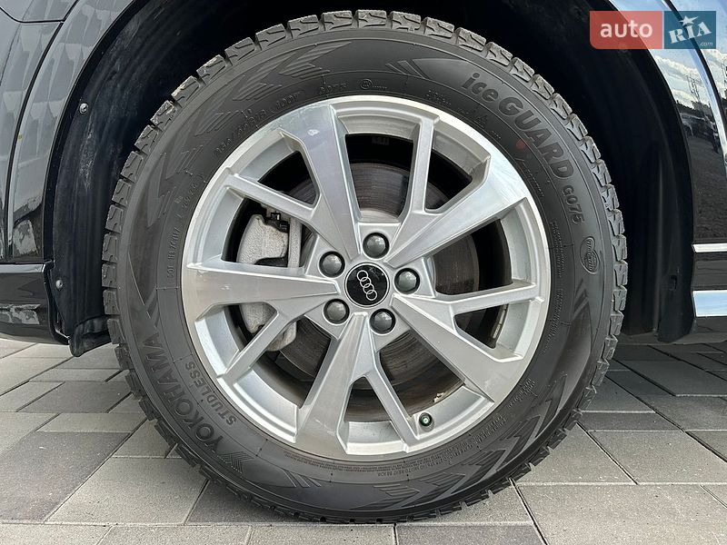 Внедорожник / Кроссовер Audi Q3 2024 в Киеве