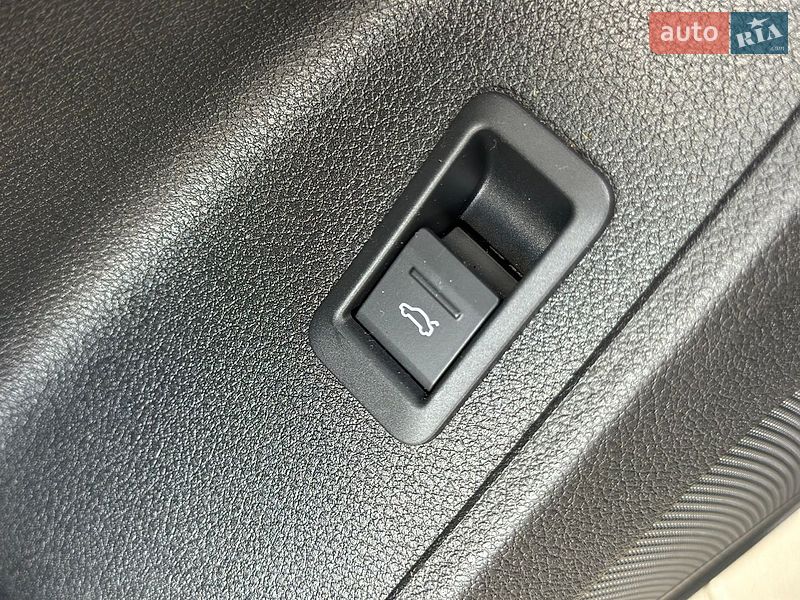 Внедорожник / Кроссовер Audi Q3 2024 в Киеве