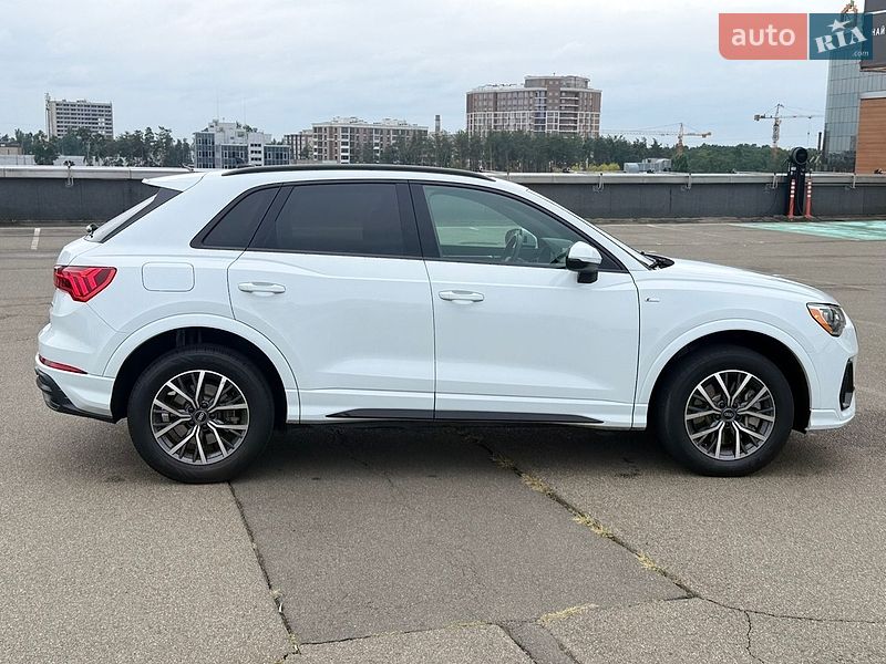 Позашляховик / Кросовер Audi Q3 2021 в Києві фото 4 Позашляховик / Кросовер Audi Q3 2021 в Києві