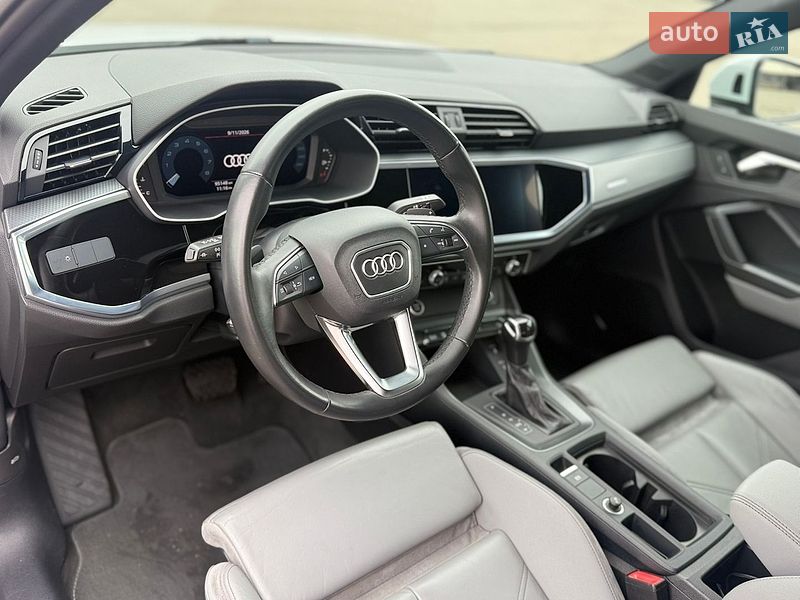 Позашляховик / Кросовер Audi Q3 2021 в Києві фото 16 Позашляховик / Кросовер Audi Q3 2021 в Києві