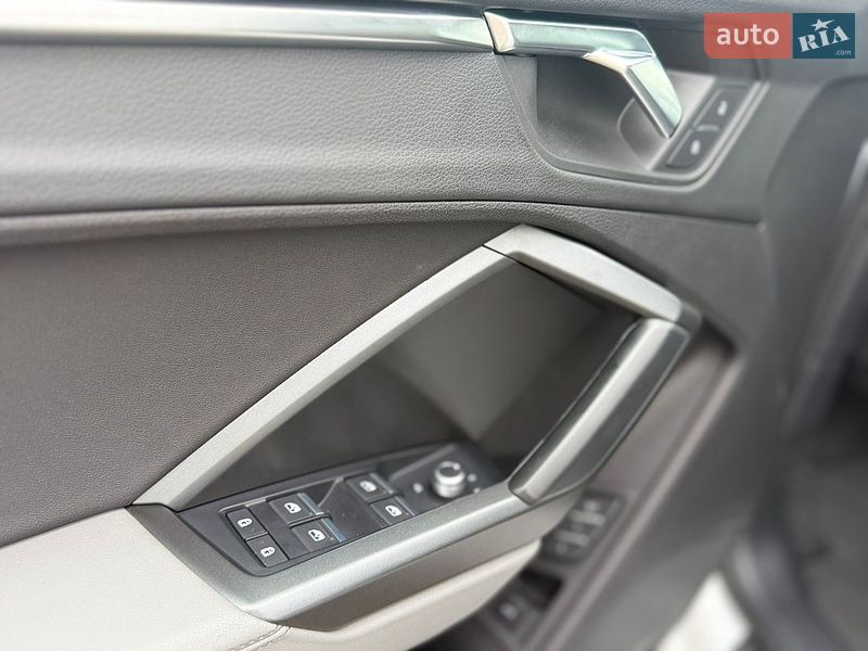 Позашляховик / Кросовер Audi Q3 2021 в Києві фото 30 Позашляховик / Кросовер Audi Q3 2021 в Києві