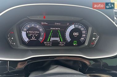 Позашляховик / Кросовер Audi Q3 2021 в Києві фото 36 Позашляховик / Кросовер Audi Q3 2021 в Києві