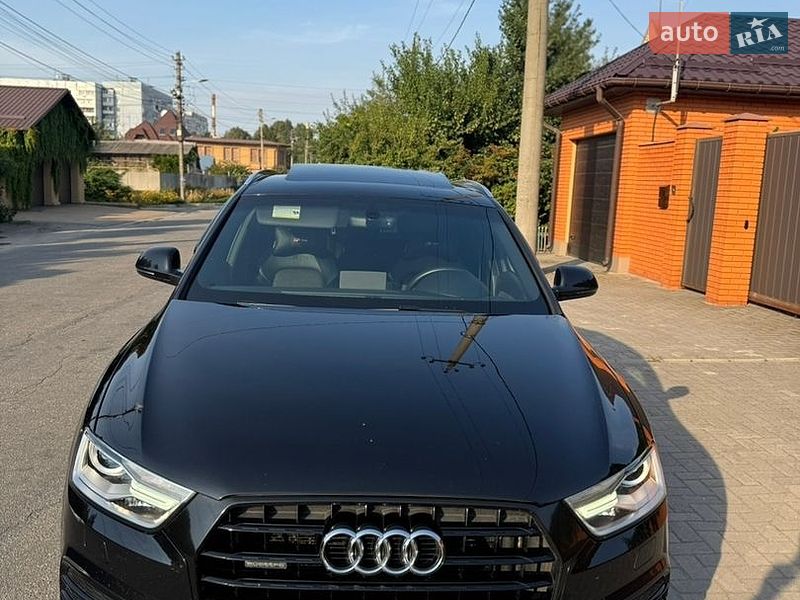 Внедорожник / Кроссовер Audi Q3 2017 в Киеве