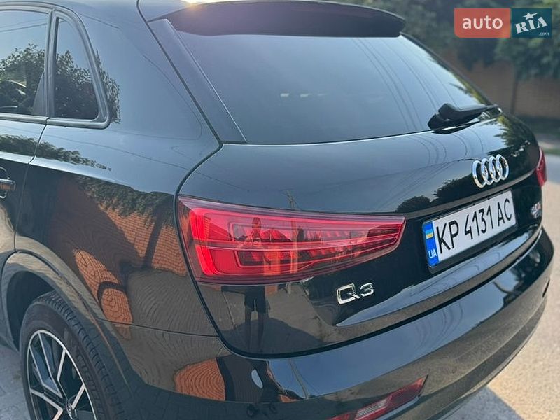 Внедорожник / Кроссовер Audi Q3 2017 в Киеве