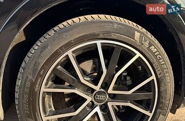 Внедорожник / Кроссовер Audi Q3 2017 в Киеве