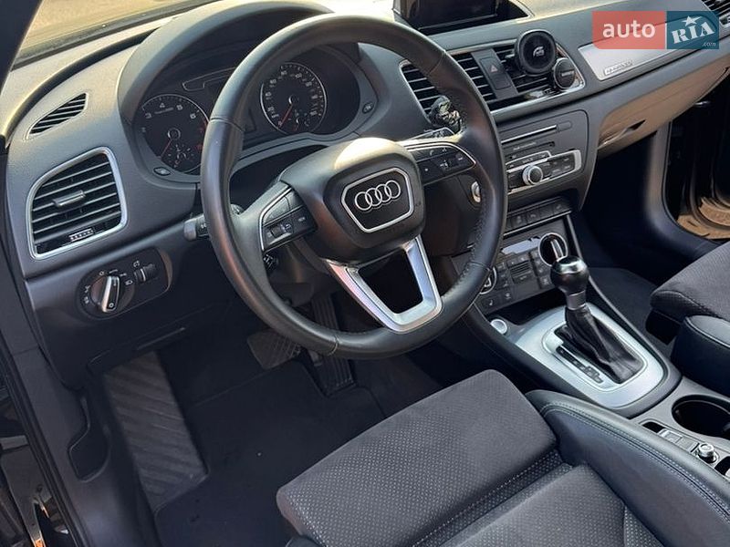 Внедорожник / Кроссовер Audi Q3 2017 в Киеве