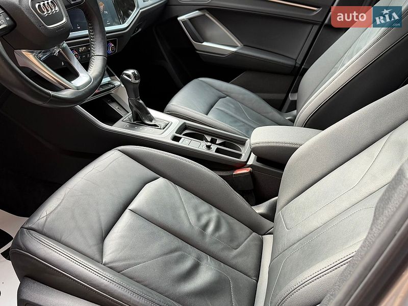 Внедорожник / Кроссовер Audi Q3 2020 в Львове
