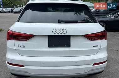 Внедорожник / Кроссовер Audi Q3 2022 в Киеве