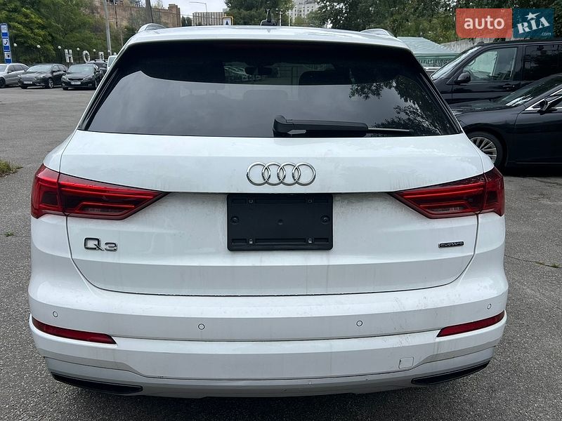 Внедорожник / Кроссовер Audi Q3 2022 в Киеве
