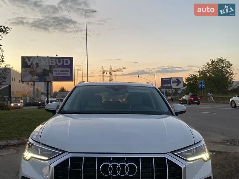 Внедорожник / Кроссовер Audi Q3 2023 в Ивано-Франковске