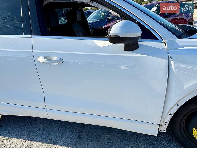 Позашляховик / Кросовер Audi Q3 2021 в Києві
